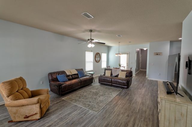 42 Sarona Street, Freeport, FL 32439