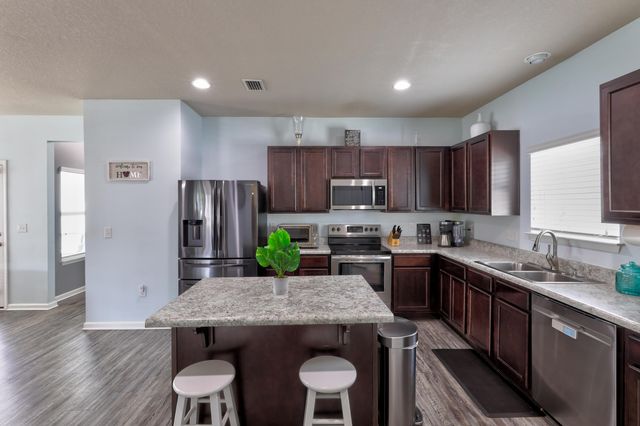 42 Sarona Street, Freeport, FL 32439