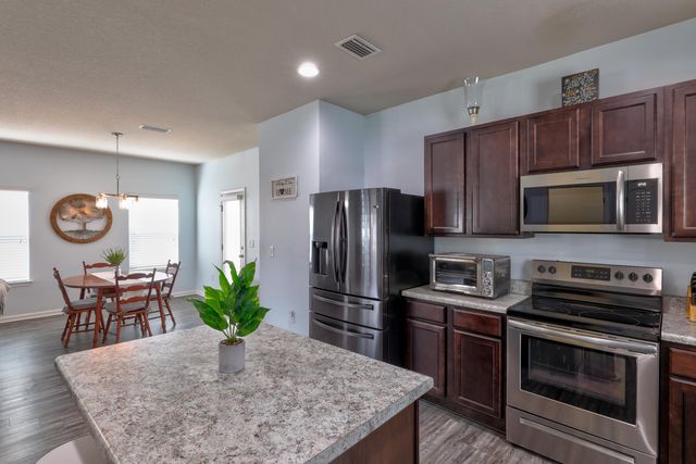 42 Sarona Street, Freeport, FL 32439