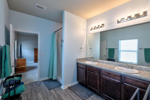 42 Sarona Street, Freeport, FL 32439