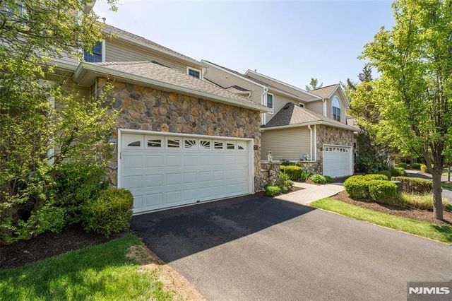 20 Pine Valley Road 148, Livingston, NJ 07039