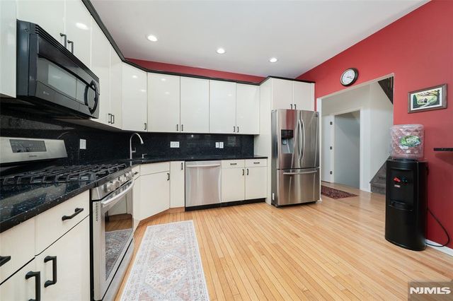 20 Pine Valley Road 148, Livingston, NJ 07039