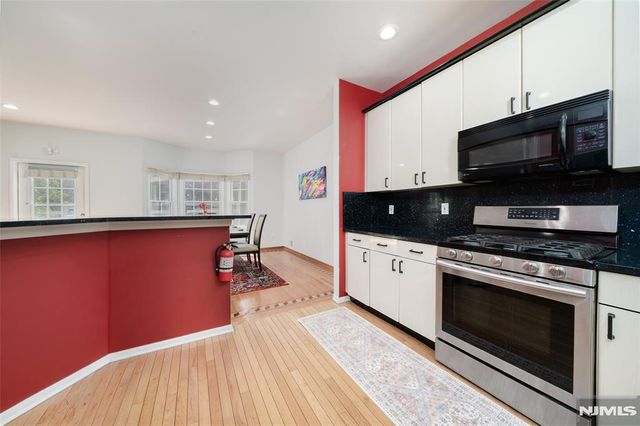 20 Pine Valley Road 148, Livingston, NJ 07039