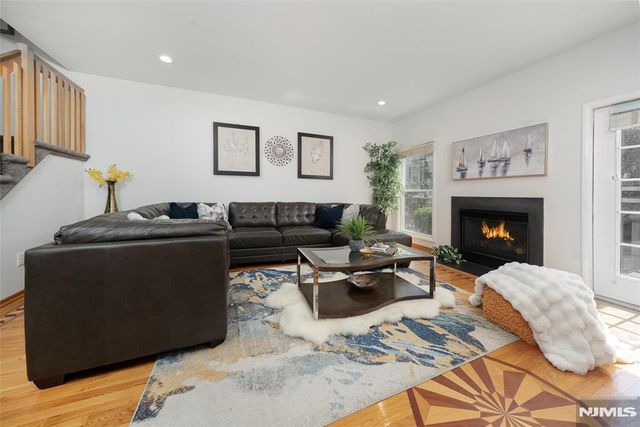 20 Pine Valley Road 148, Livingston, NJ 07039