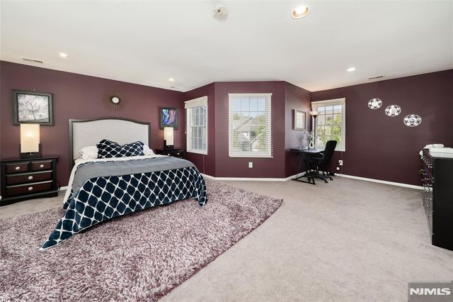 20 Pine Valley Road 148, Livingston, NJ 07039