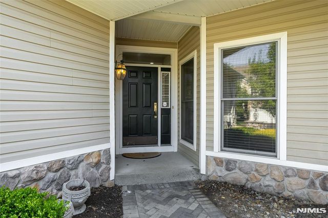 20 Pine Valley Road 148, Livingston, NJ 07039