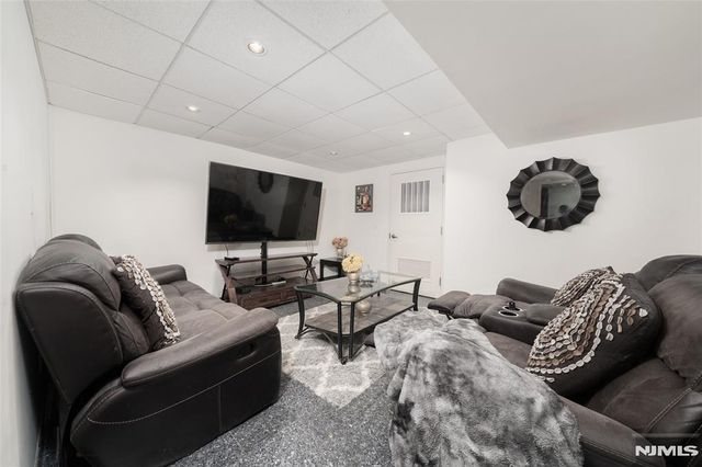 20 Pine Valley Road 148, Livingston, NJ 07039