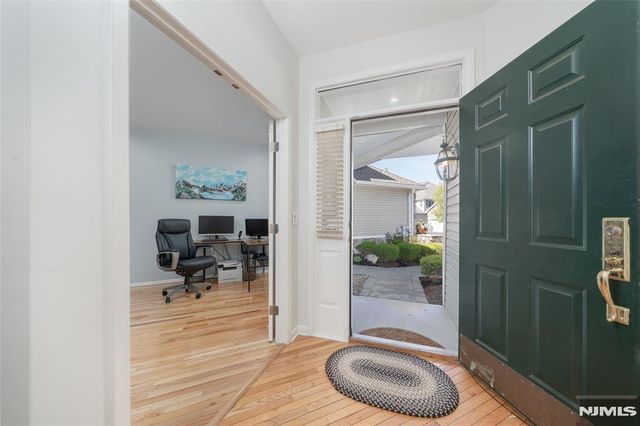 20 Pine Valley Road 148, Livingston, NJ 07039