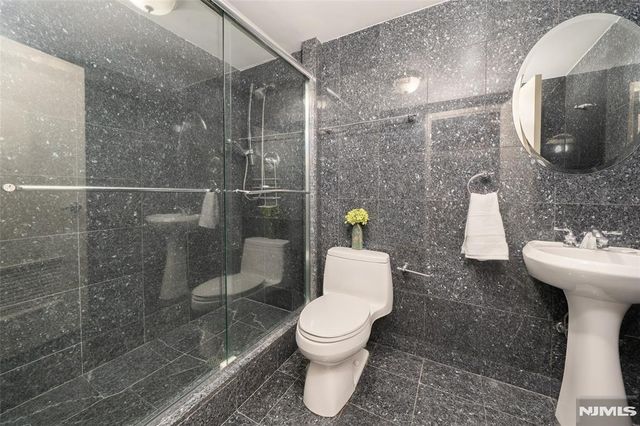 20 Pine Valley Road 148, Livingston, NJ 07039