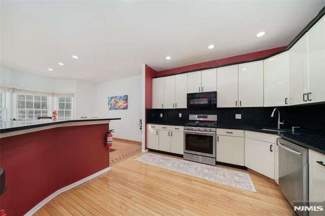 20 Pine Valley Road 148, Livingston, NJ 07039