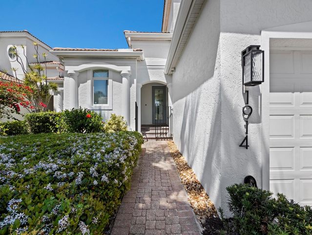1914 HARBOUR LINKS CIRCLE 10, Longboat Key, FL 34228