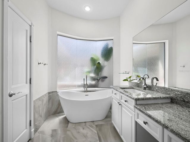 1914 HARBOUR LINKS CIRCLE 10, Longboat Key, FL 34228