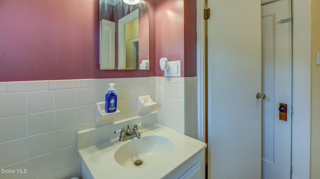 120 County Highway 155, Broadalbin, NY 12025