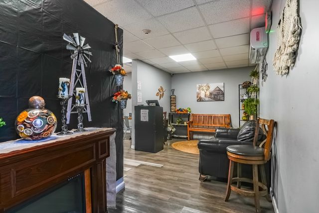 77 Main Road, Tiverton, RI 02878