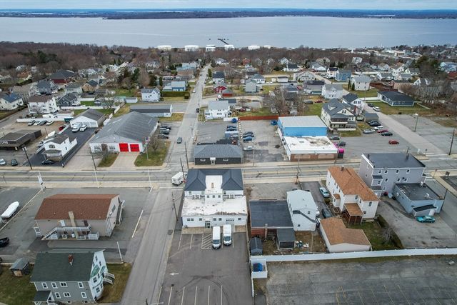 77 Main Road, Tiverton, RI 02878