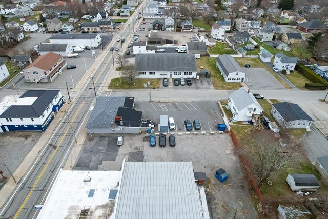 77 Main Road, Tiverton, RI 02878