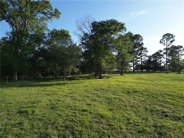 2525 North Meyersville Road, Brenham, TX 77833