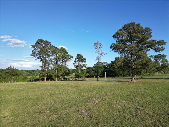 2525 North Meyersville Road, Brenham, TX 77833