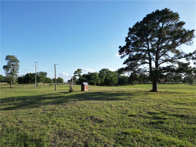 2525 North Meyersville Road, Brenham, TX 77833