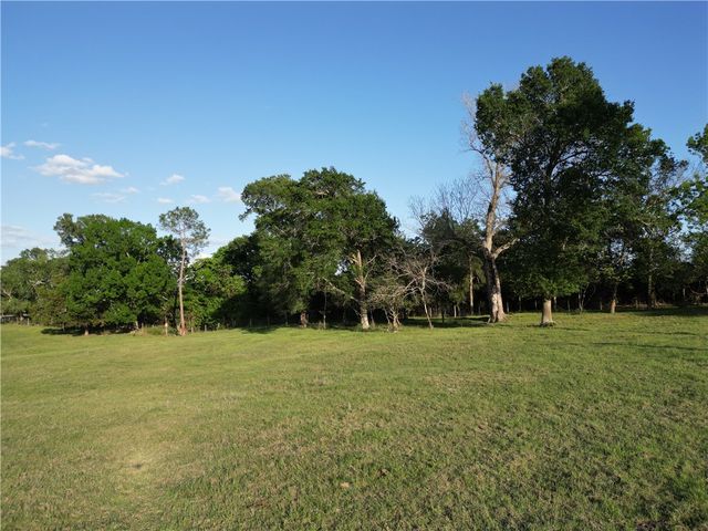2525 North Meyersville Road, Brenham, TX 77833