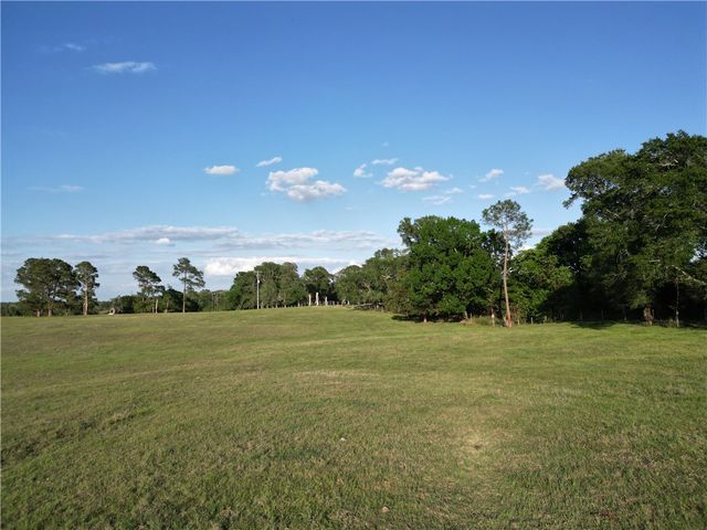 2525 North Meyersville Road, Brenham, TX 77833