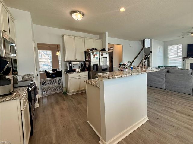 937 Arrowleaf WAY, Chesapeake, VA 23323