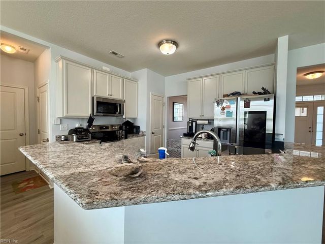 937 Arrowleaf WAY, Chesapeake, VA 23323