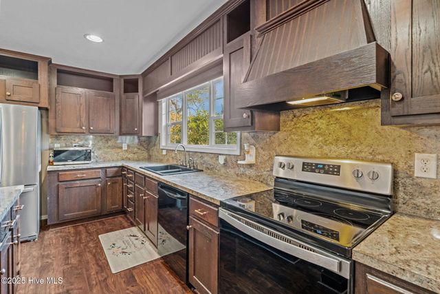 247 Mcmillan Road, Vass, NC 28394