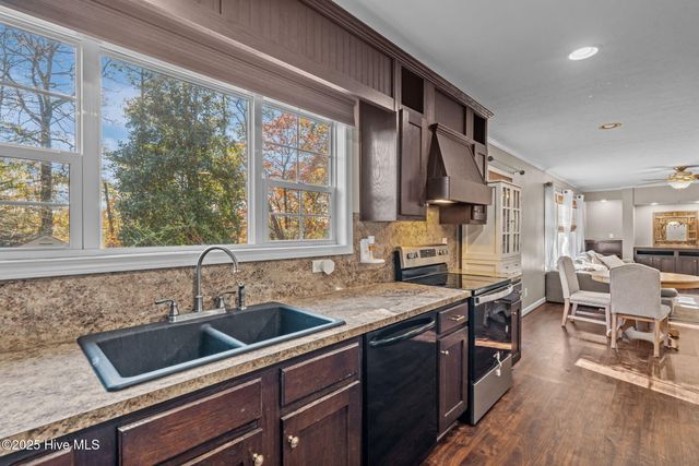 247 Mcmillan Road, Vass, NC 28394