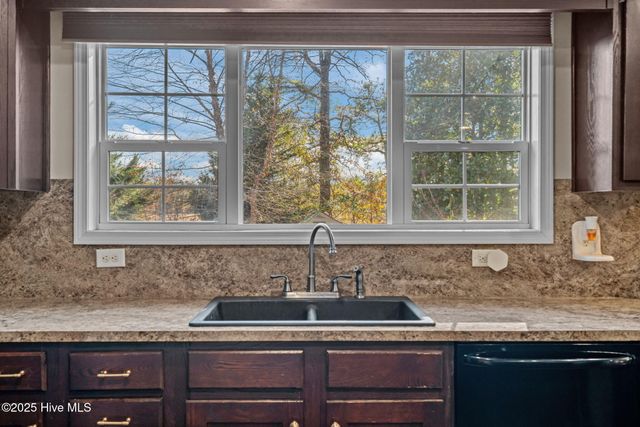 247 Mcmillan Road, Vass, NC 28394