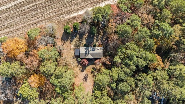 247 Mcmillan Road, Vass, NC 28394