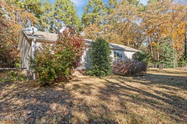 247 Mcmillan Road, Vass, NC 28394