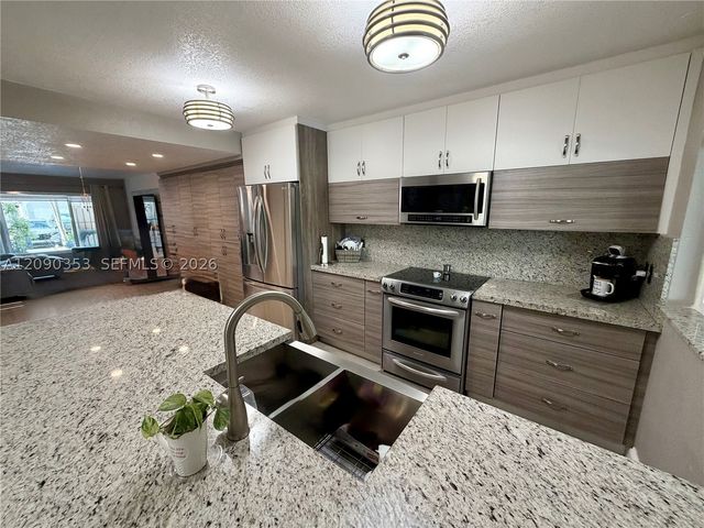 12355 NW 15th St 12355, Pembroke Pines, FL 33026