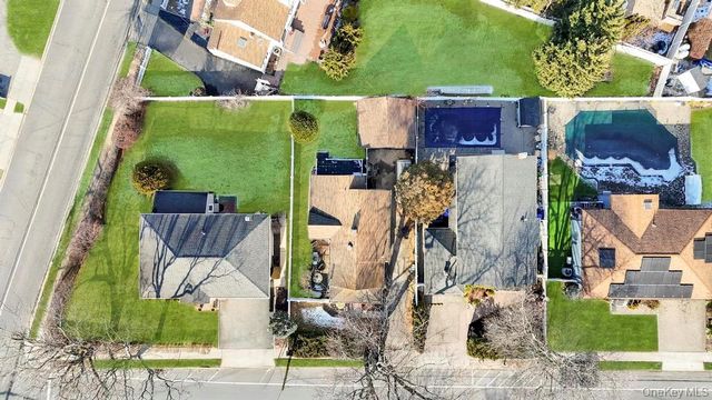 31 Cherry Avenue, Bethpage, NY 11714