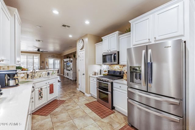 195 W TWIN PEAKS Parkway, San Tan Valley, AZ 85143
