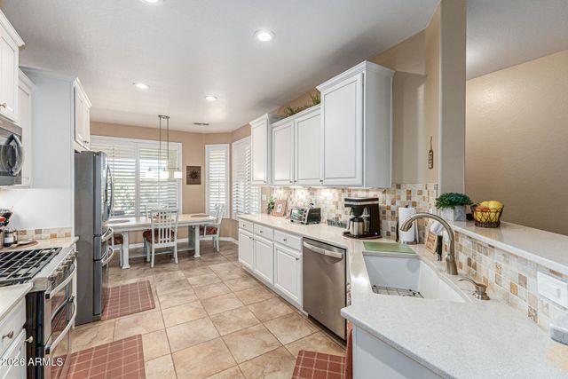 195 W TWIN PEAKS Parkway, San Tan Valley, AZ 85143