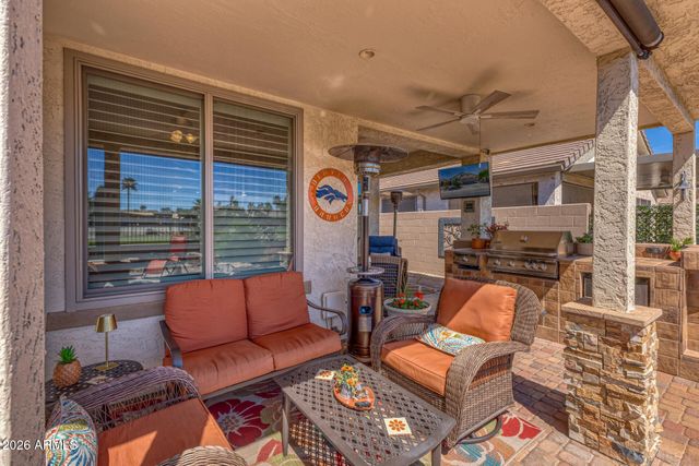 195 W TWIN PEAKS Parkway, San Tan Valley, AZ 85143