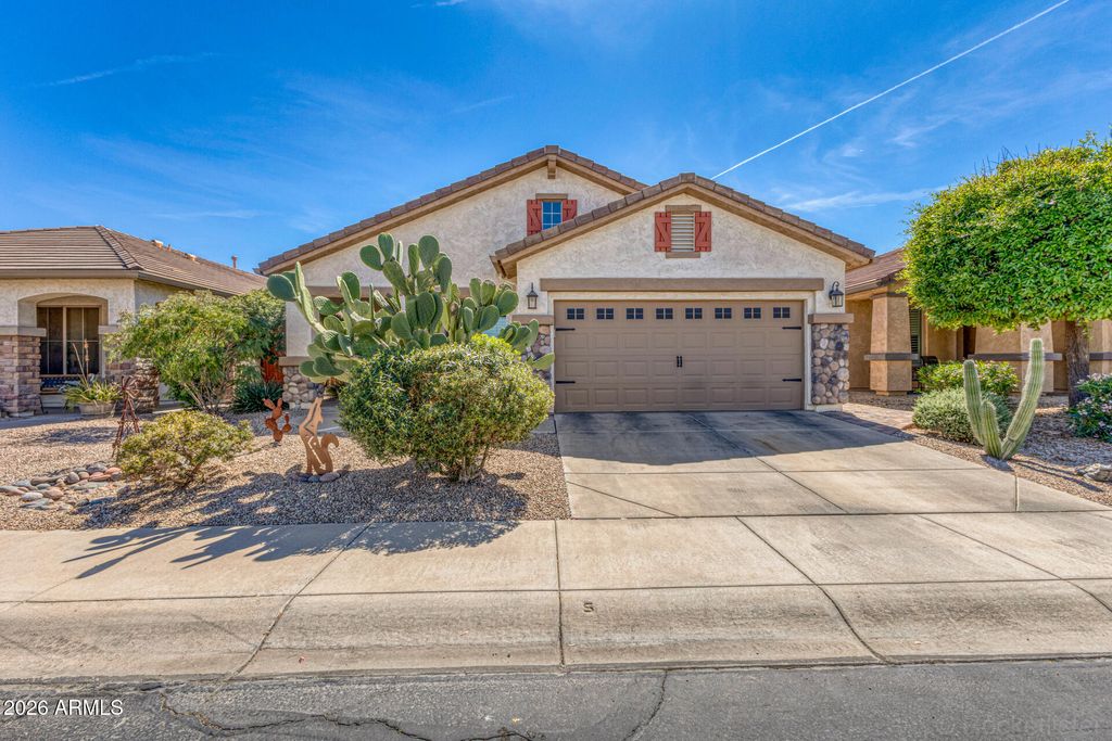 195 W TWIN PEAKS Parkway, San Tan Valley, AZ 85143