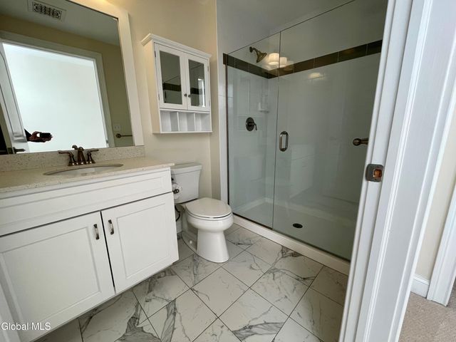 233 Lake Avenue 201, Saratoga Springs, NY 12866