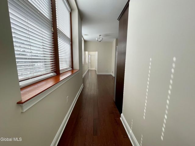 233 Lake Avenue 201, Saratoga Springs, NY 12866