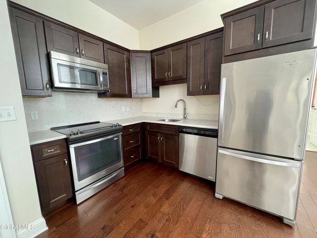 233 Lake Avenue 201, Saratoga Springs, NY 12866