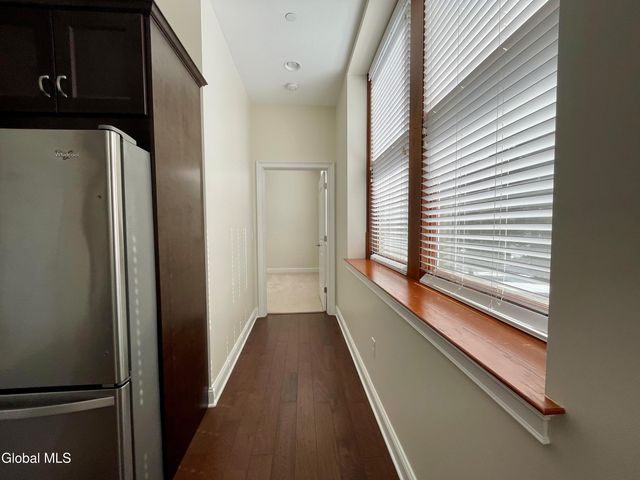 233 Lake Avenue 201, Saratoga Springs, NY 12866