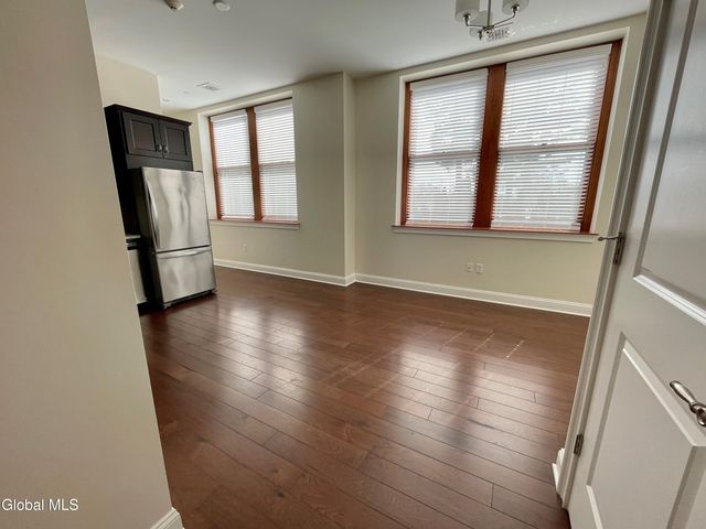 233 Lake Avenue 201, Saratoga Springs, NY 12866