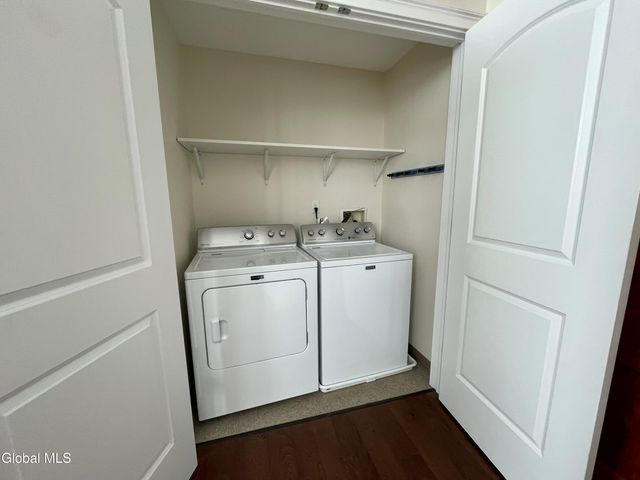 233 Lake Avenue 201, Saratoga Springs, NY 12866