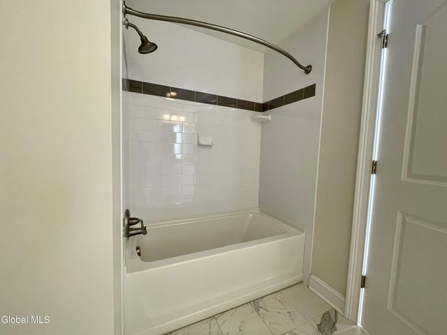 233 Lake Avenue 201, Saratoga Springs, NY 12866