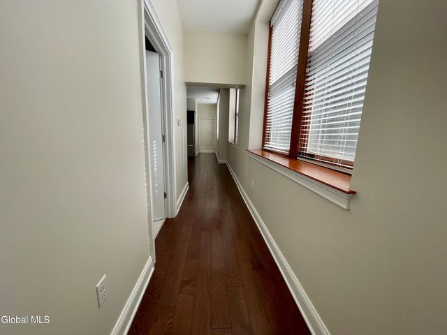 233 Lake Avenue 201, Saratoga Springs, NY 12866