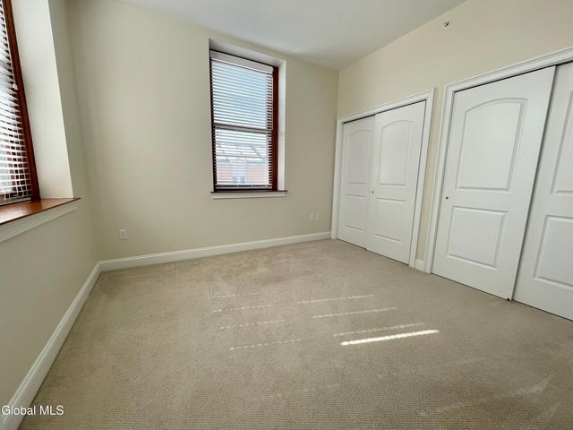 233 Lake Avenue 201, Saratoga Springs, NY 12866