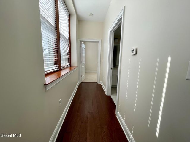 233 Lake Avenue 201, Saratoga Springs, NY 12866