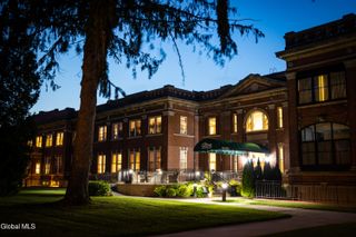 233 Lake Avenue 201, Saratoga Springs, NY 12866