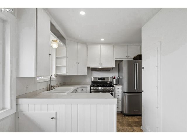 1901 MINDA Dr, Eugene, OR 97401